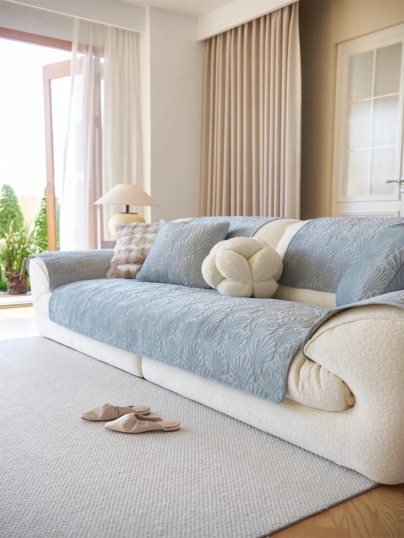 1pc Velvet Sofa Cushion, Elegant Minimalist Design, Seasonal Usage, Sofa Protector, Scallop Pattern, Suitable For Living Room, Bedroom, Study