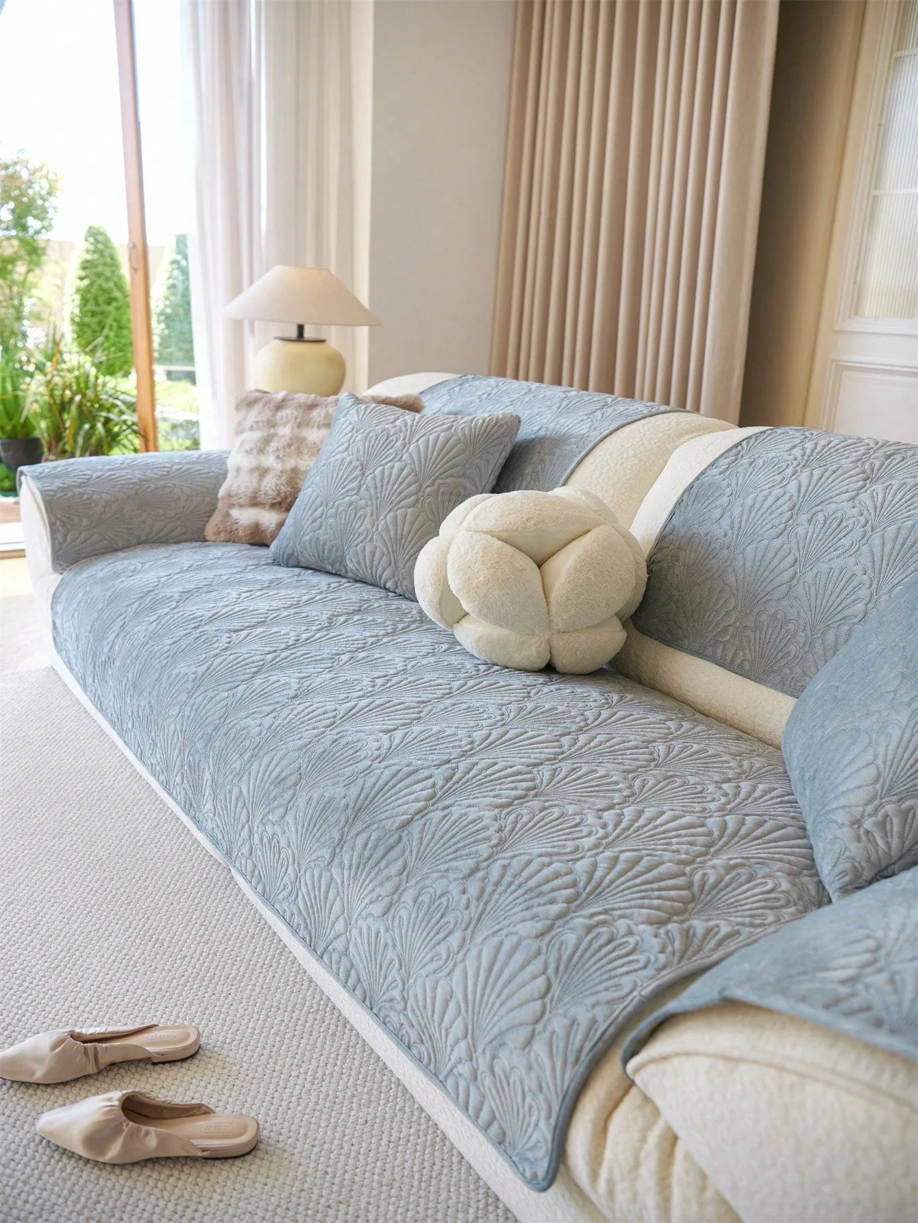 1pc Velvet Sofa Cushion, Elegant Minimalist Design, Seasonal Usage, Sofa Protector, Scallop Pattern, Suitable For Living Room, Bedroom, Study