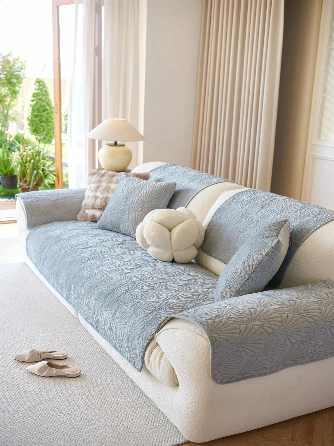 1pc Velvet Sofa Cushion, Elegant Minimalist Design, Seasonal Usage, Sofa Protector, Scallop Pattern, Suitable For Living Room, Bedroom, Study