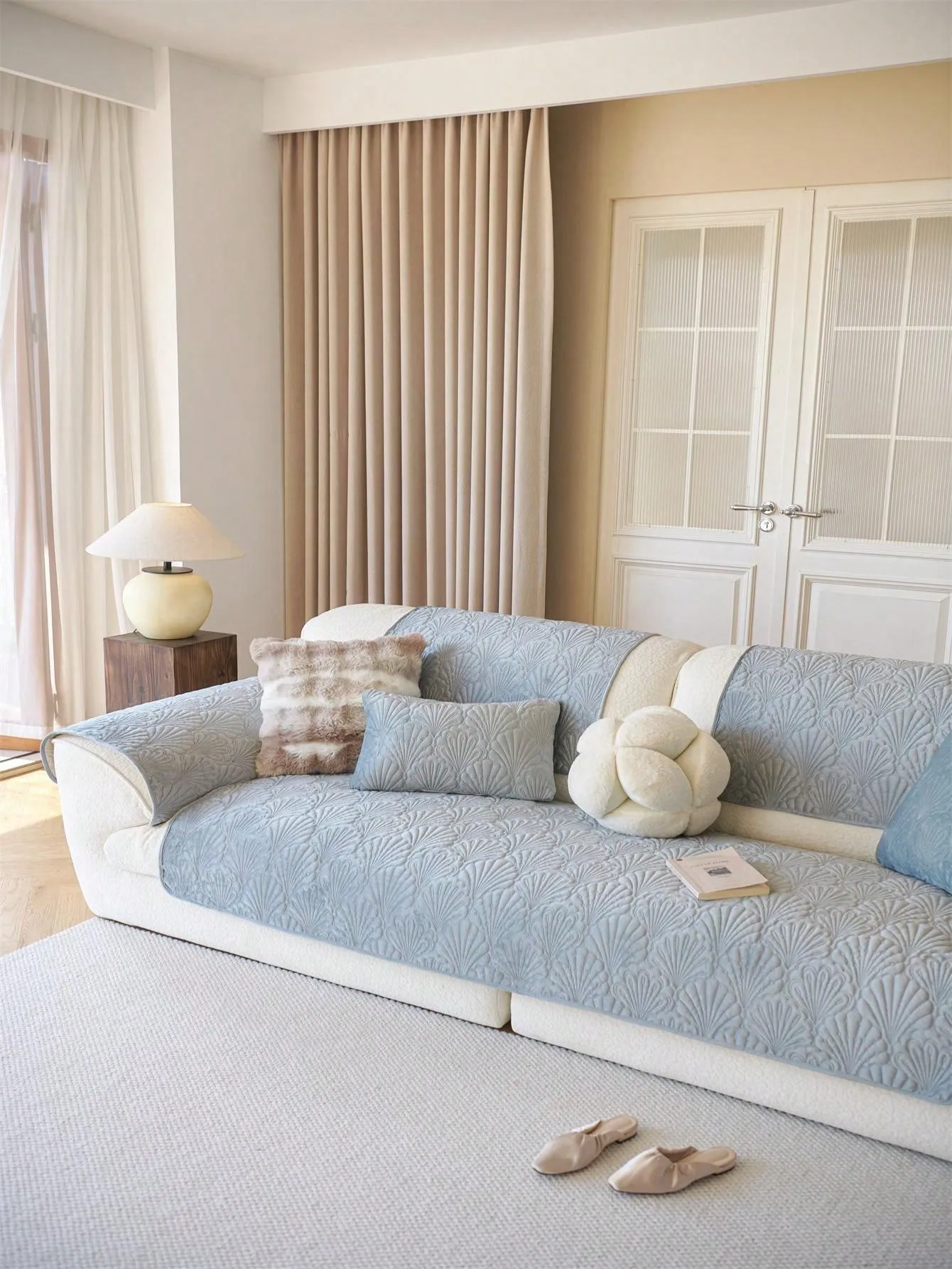 1pc Velvet Sofa Cushion, Elegant Minimalist Design, Seasonal Usage, Sofa Protector, Scallop Pattern, Suitable For Living Room, Bedroom, Study